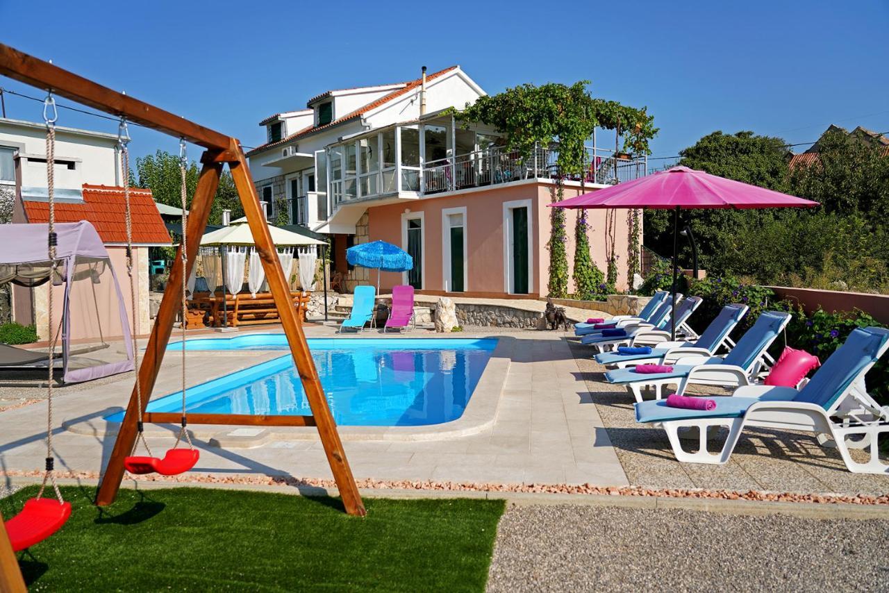 Holiday Home Perunika Zezevica Zewnętrze zdjęcie