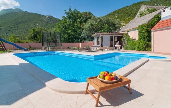 Holiday Home Perunika Zezevica Zewnętrze zdjęcie