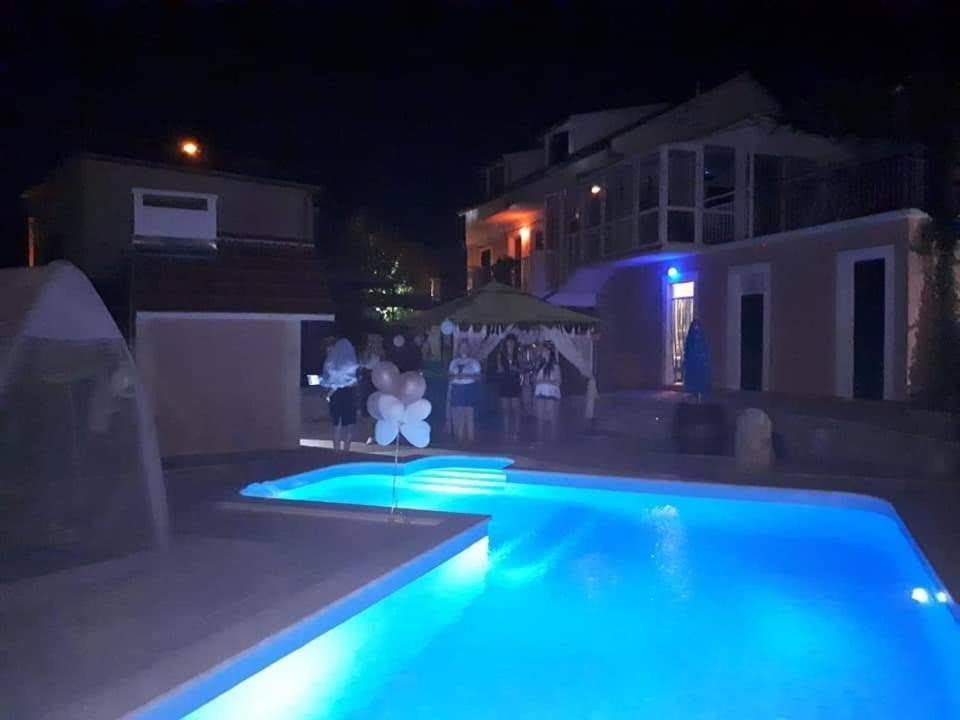 Holiday Home Perunika Zezevica Pokój zdjęcie