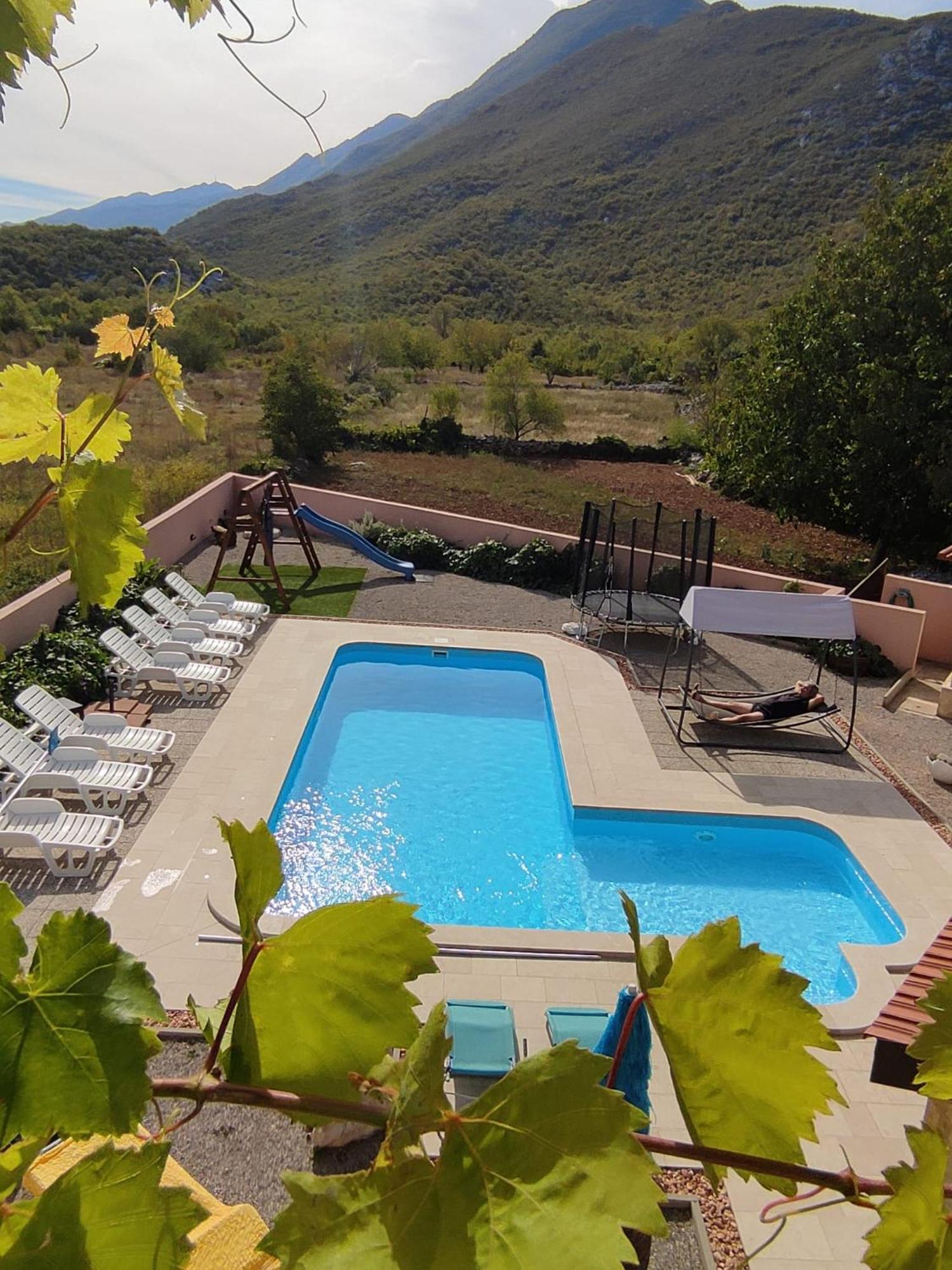 Holiday Home Perunika Zezevica Zewnętrze zdjęcie