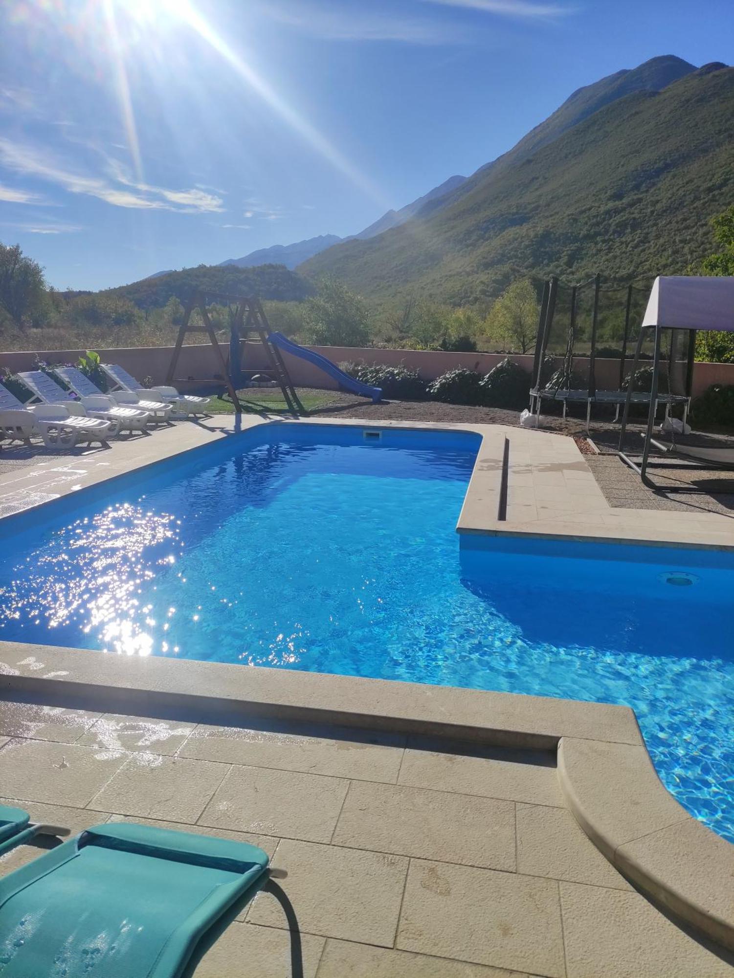 Holiday Home Perunika Zezevica Zewnętrze zdjęcie